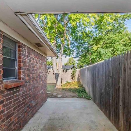 Large open space for family fun! Amarillo Exterior foto